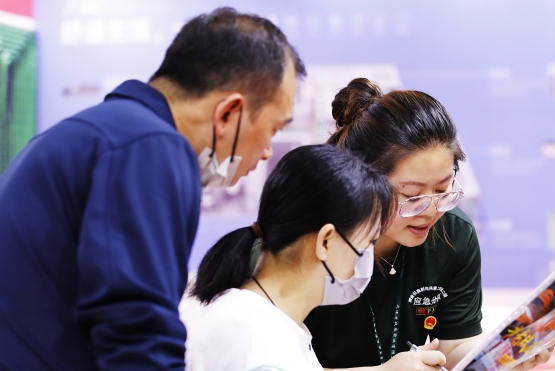 老戰(zhàn)友地熱安裝，專業(yè)靠譜有保障